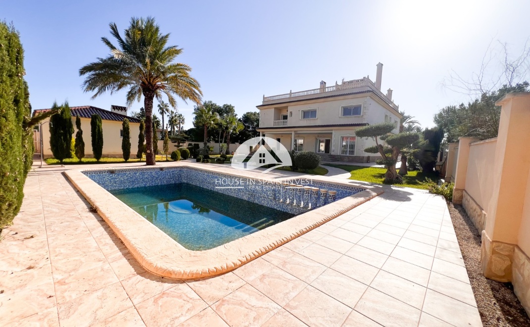 Resale - Villa - Orihuela Costa
