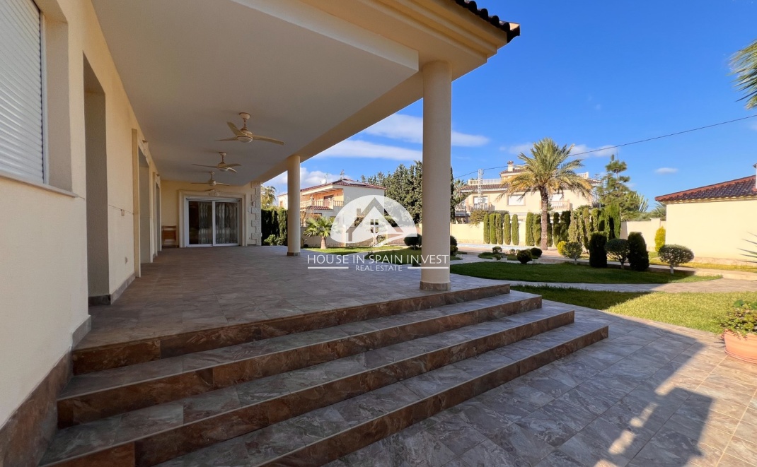 Resale - Villa - Orihuela Costa