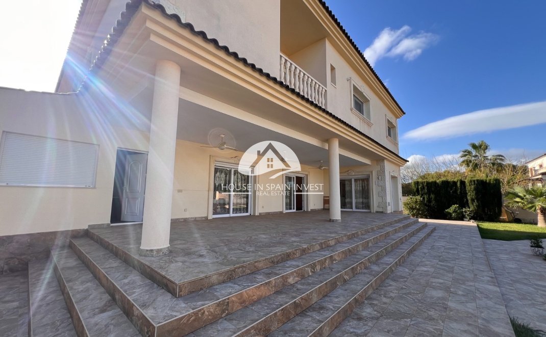 Resale - Villa - Orihuela Costa