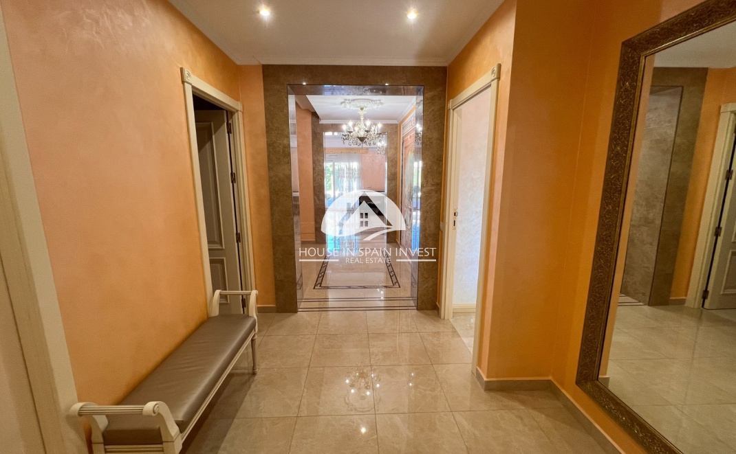 Resale - Villa - Orihuela Costa