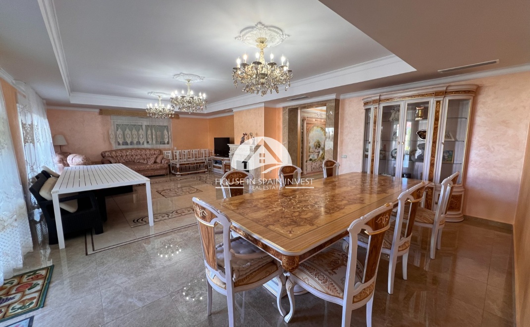 Resale - Villa - Orihuela Costa