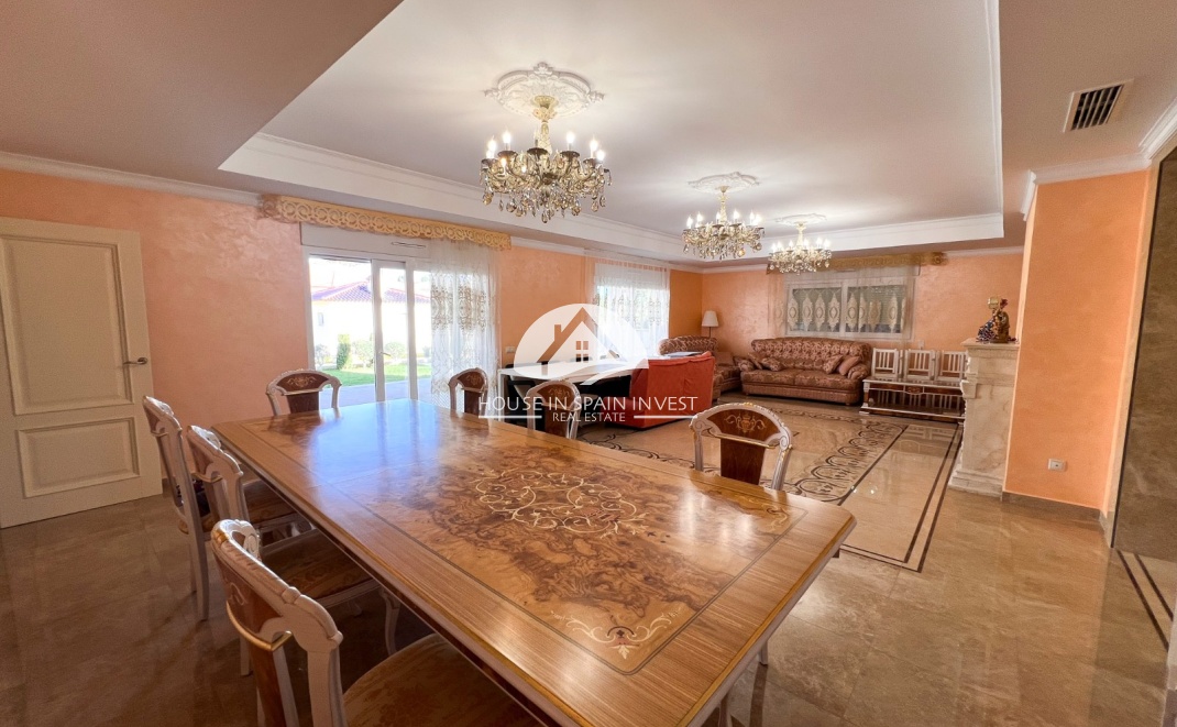 Resale - Villa - Orihuela Costa