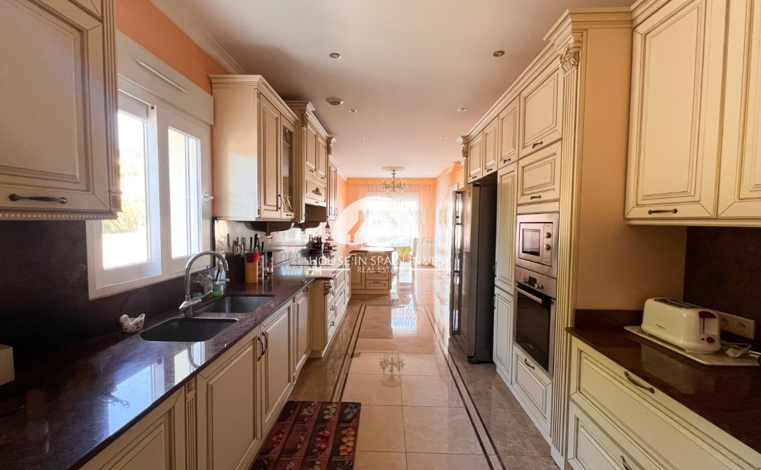 Resale - Villa - Orihuela Costa
