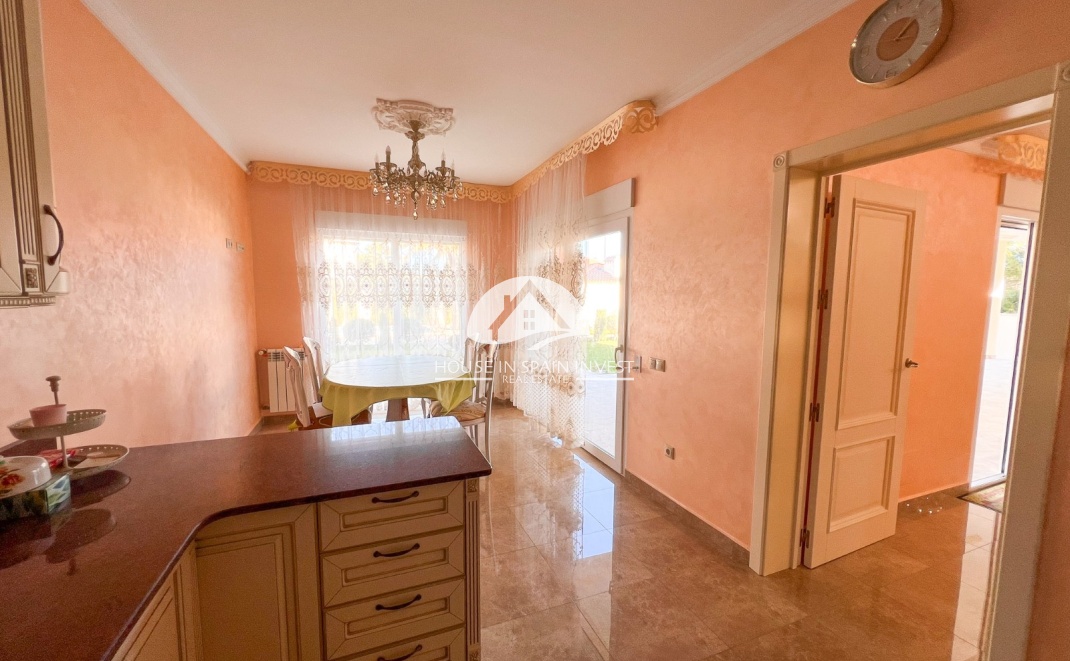 Resale - Villa - Orihuela Costa