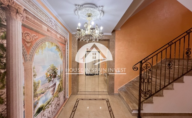 Resale - Villa - Orihuela Costa