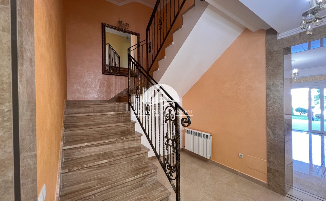 Resale - Villa - Orihuela Costa