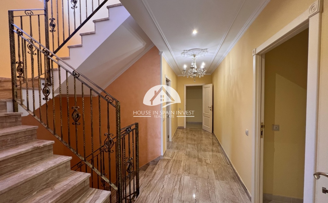 Resale - Villa - Orihuela Costa