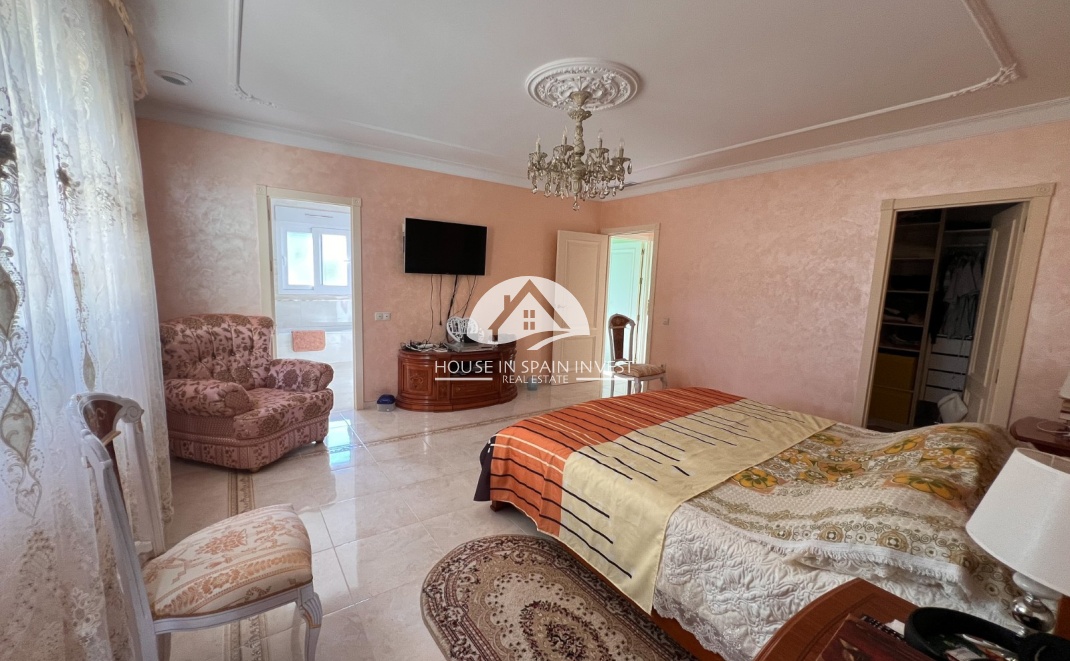 Resale - Villa - Orihuela Costa