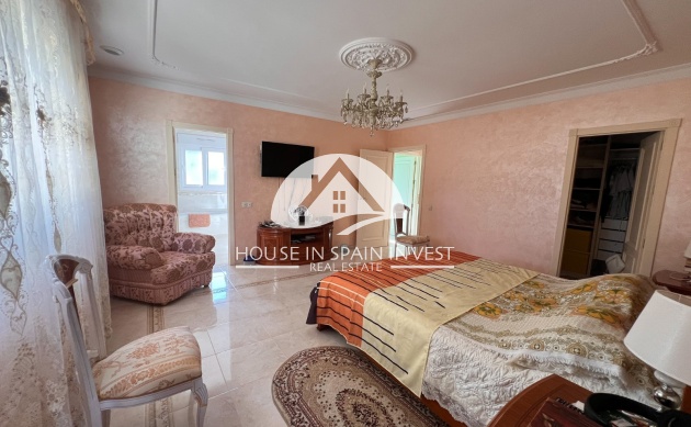 Resale - Villa - Orihuela Costa