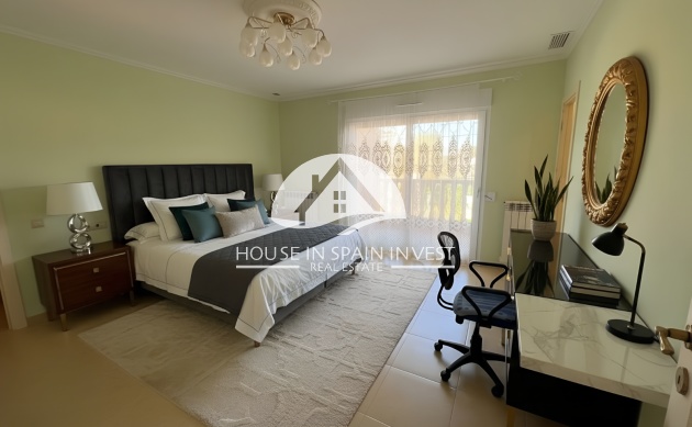 Resale - Villa - Orihuela Costa