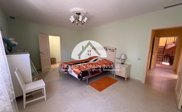 Resale - Villa - Orihuela Costa