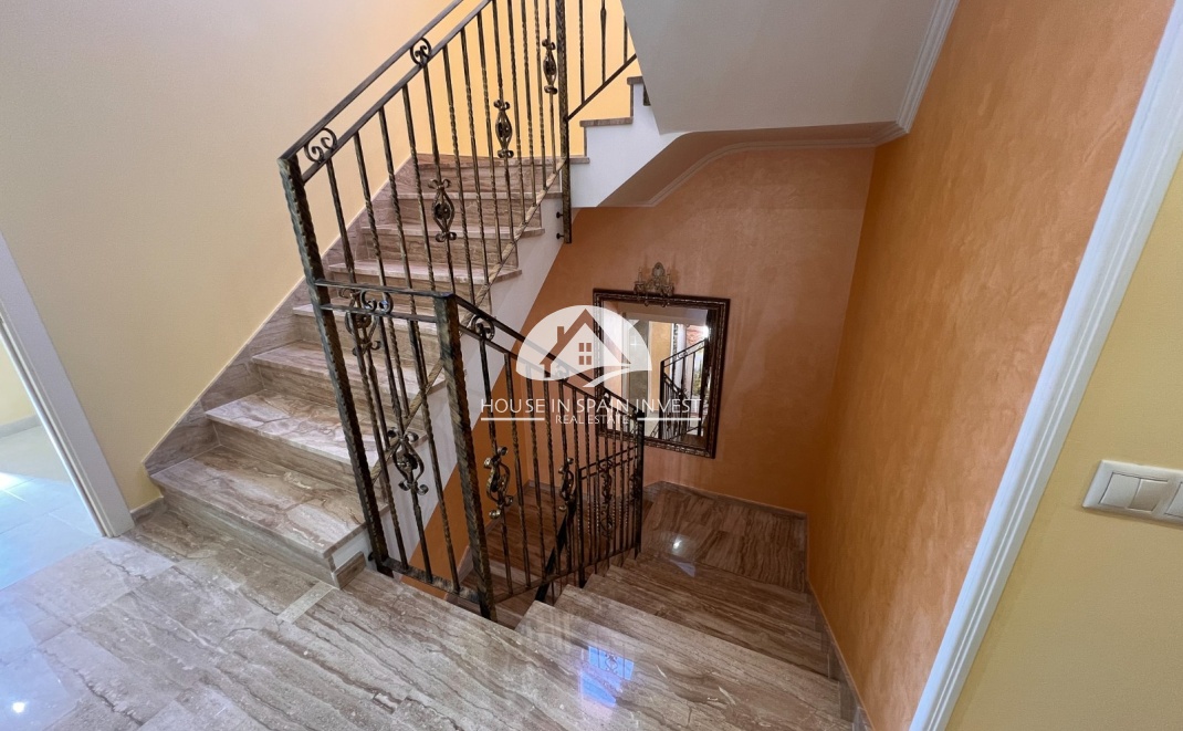 Resale - Villa - Orihuela Costa