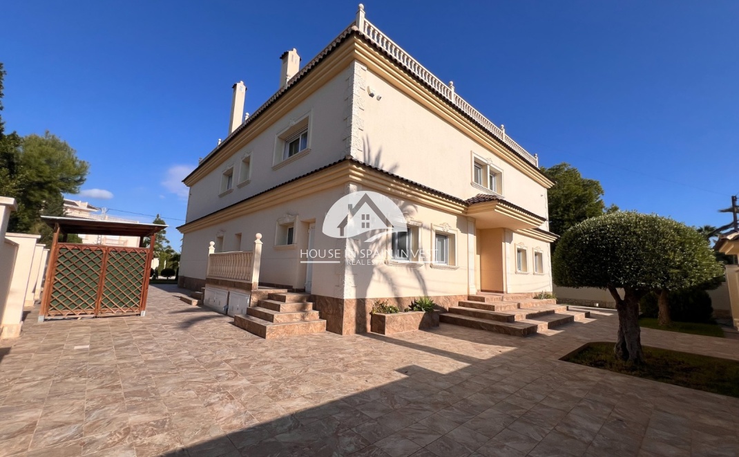 Resale - Villa - Orihuela Costa