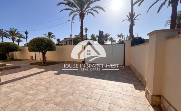 Resale - Villa - Orihuela Costa