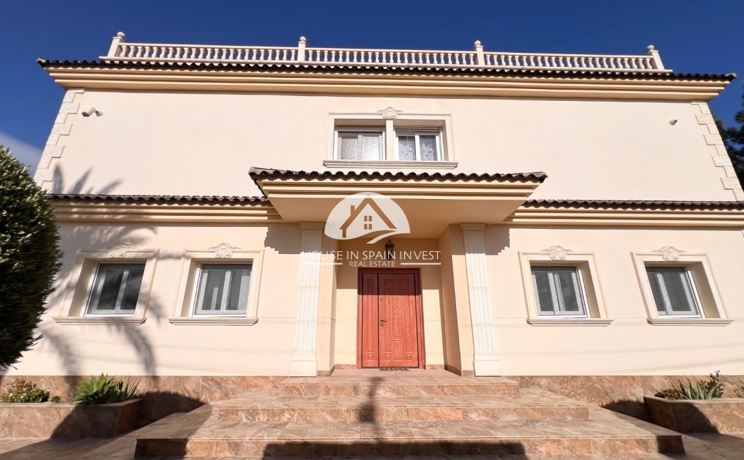 Resale - Villa - Orihuela Costa