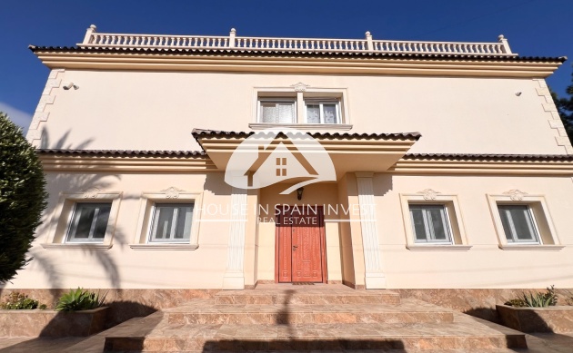 Resale - Villa - Orihuela Costa