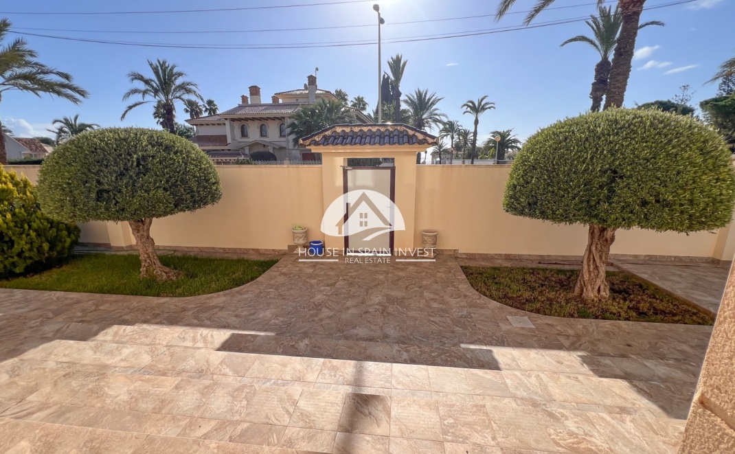Resale - Villa - Orihuela Costa