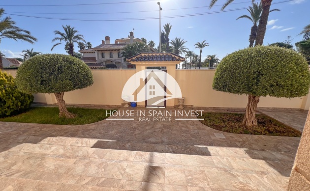 Resale - Villa - Orihuela Costa