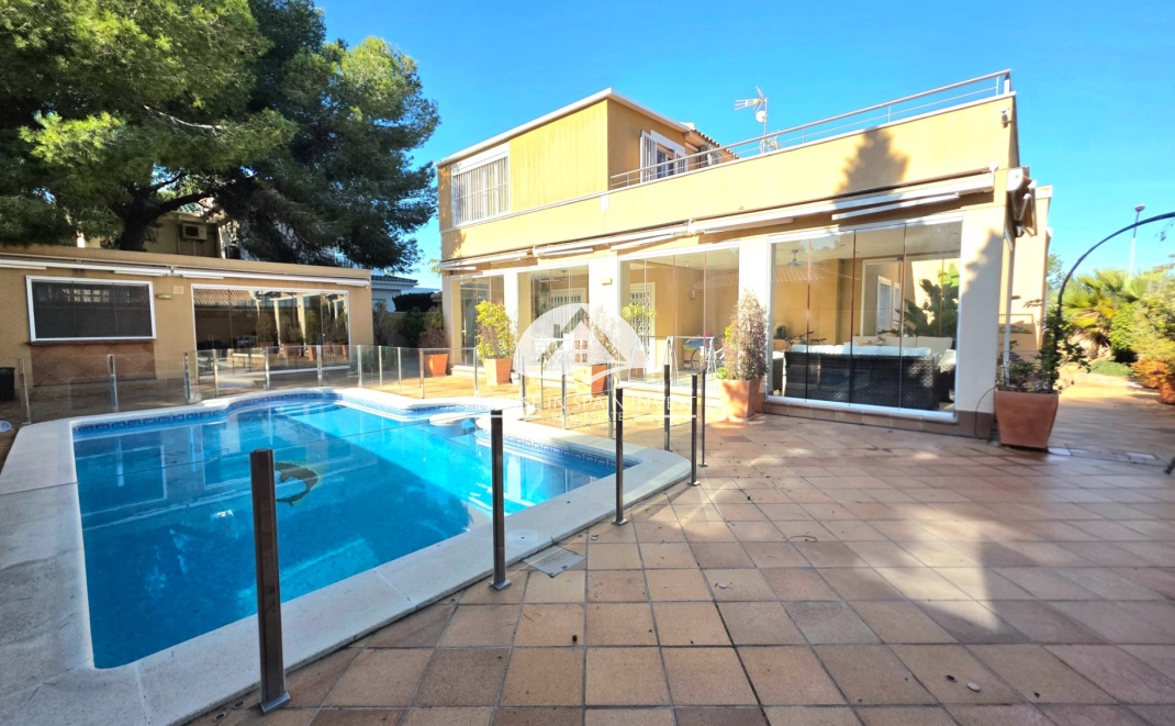 Resale - Villa - Torrevieja - Cabo Cervera