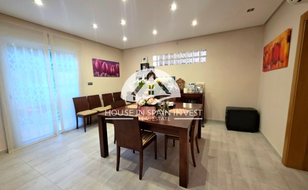 Resale - Villa - Torrevieja - Cabo Cervera