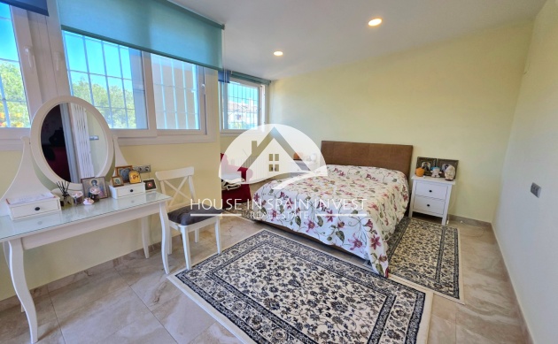 Resale - Villa - Torrevieja - Cabo Cervera