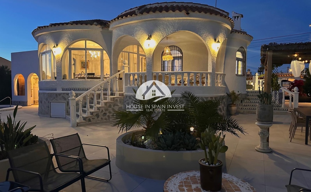 Resale - Villa - Torrevieja - Costa Blanca