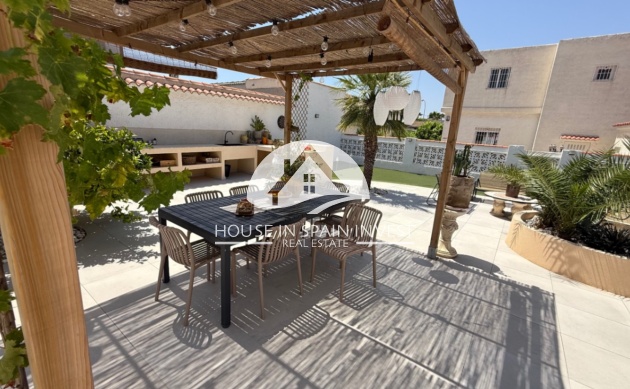 Resale - Villa - Torrevieja - Costa Blanca