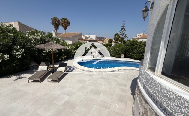 Resale - Villa - Torrevieja - Costa Blanca