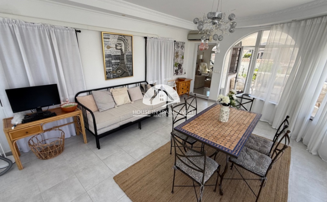 Resale - Villa - Torrevieja - Costa Blanca