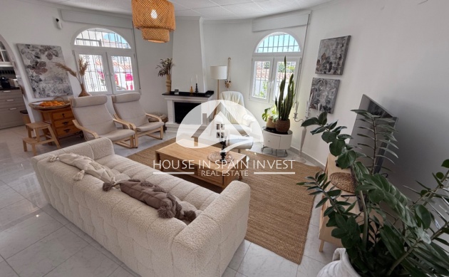 Resale - Villa - Torrevieja - Costa Blanca