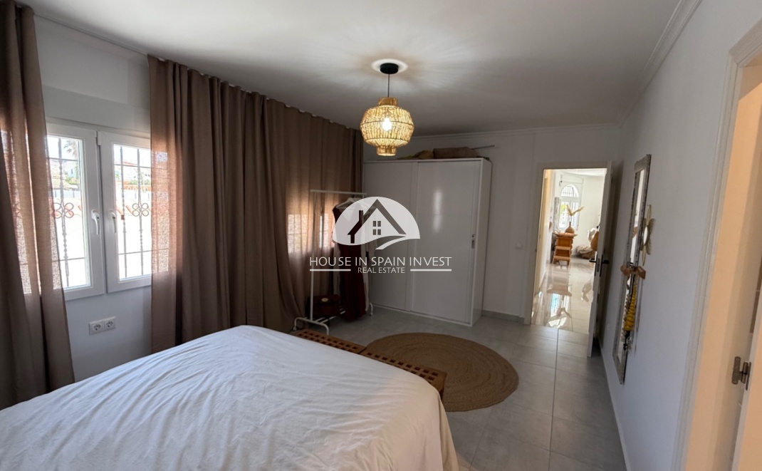 Resale - Villa - Torrevieja - Costa Blanca