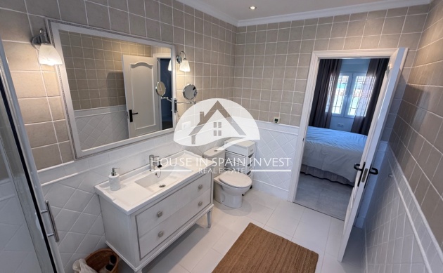 Resale - Villa - Torrevieja - Costa Blanca