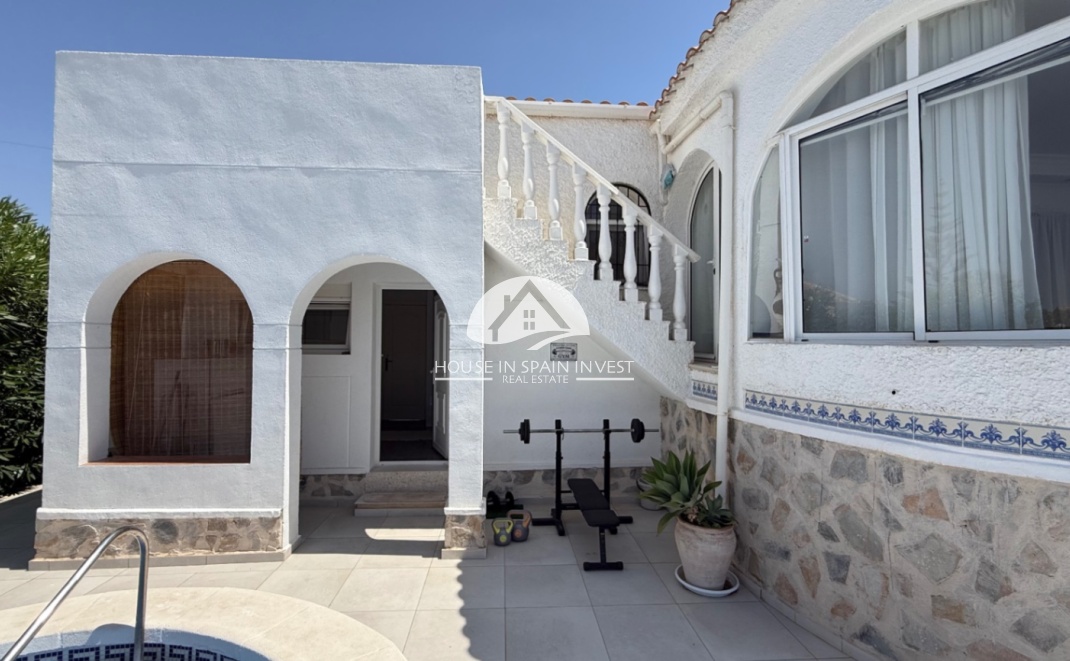 Resale - Villa - Torrevieja - Costa Blanca