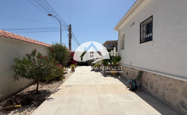 Resale - Villa - Torrevieja - Costa Blanca