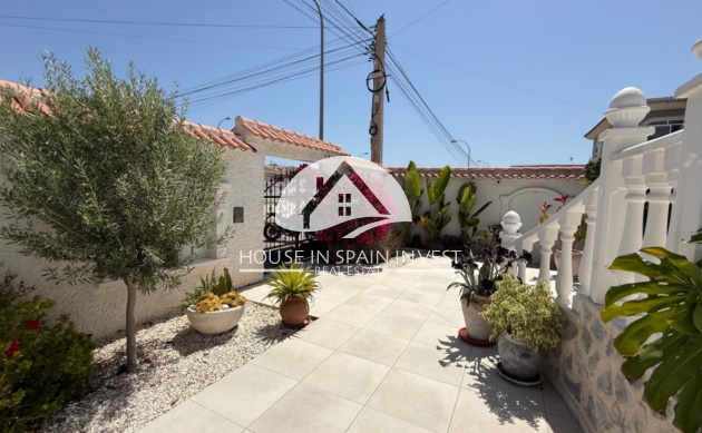 Resale - Villa - Torrevieja - Costa Blanca
