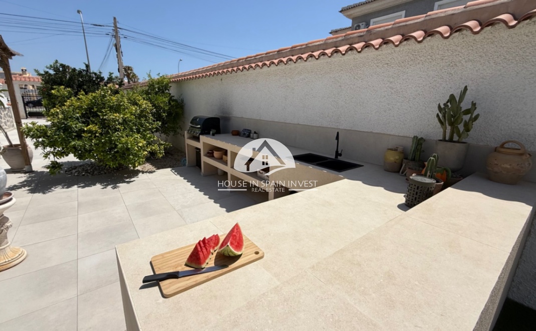 Resale - Villa - Torrevieja - Costa Blanca