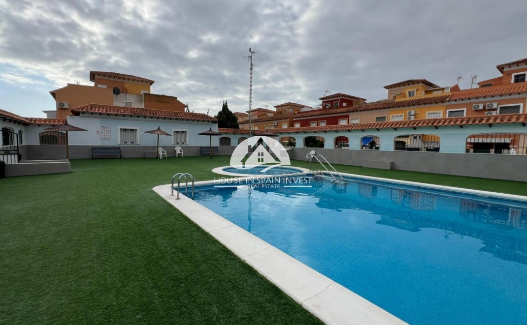 Herverkoop - Gelijkvloerse bungalow - Torrevieja - TORRETAS