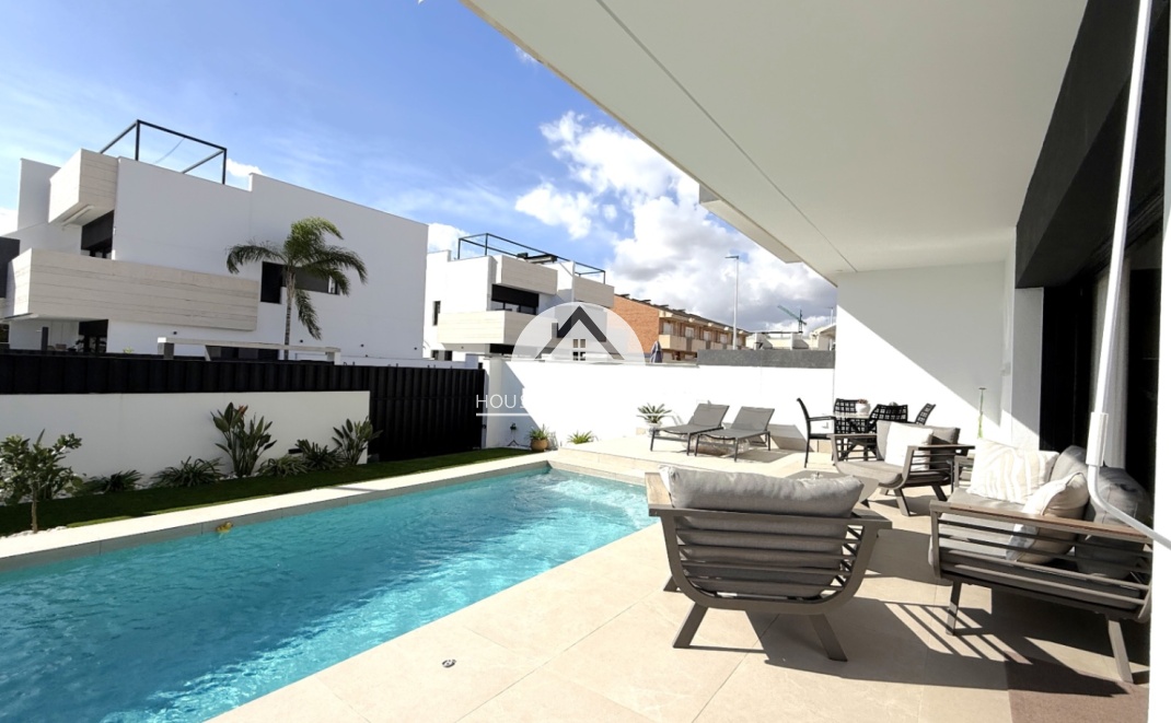 Resale - Ground floor bungalow - Pilar de la Horadada - Costa Blanca Sur