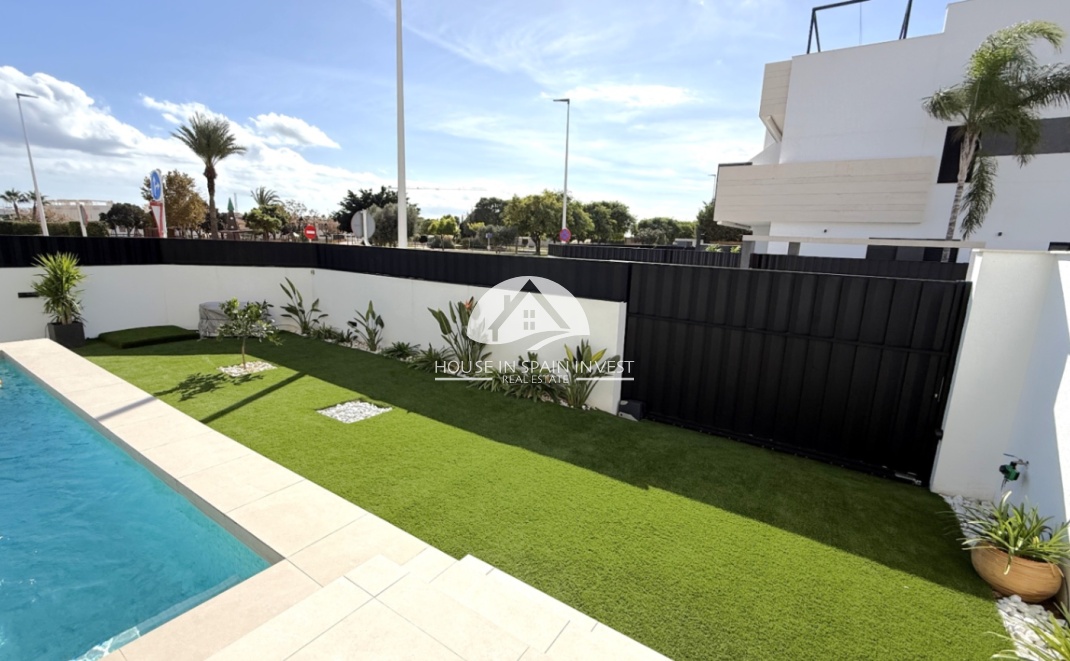 Resale - Ground floor bungalow - Pilar de la Horadada - Costa Blanca Sur