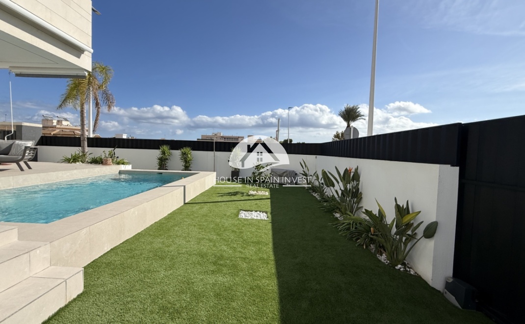 Resale - Ground floor bungalow - Pilar de la Horadada - Costa Blanca Sur