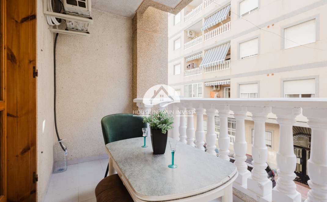 Resale - Apartment  - Torrevieja - El Acequión - Los Náufragos