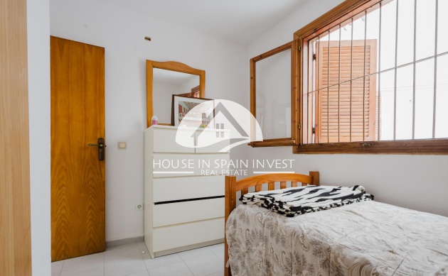 Resale - Apartment  - Torrevieja - El Acequión - Los Náufragos