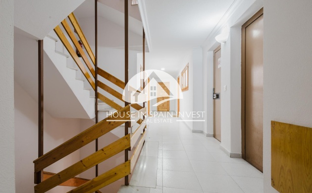 Resale - Apartment  - Torrevieja - El Acequión - Los Náufragos