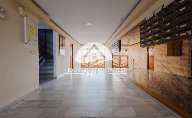 Resale - Apartment  - Torrevieja - El Acequión - Los Náufragos