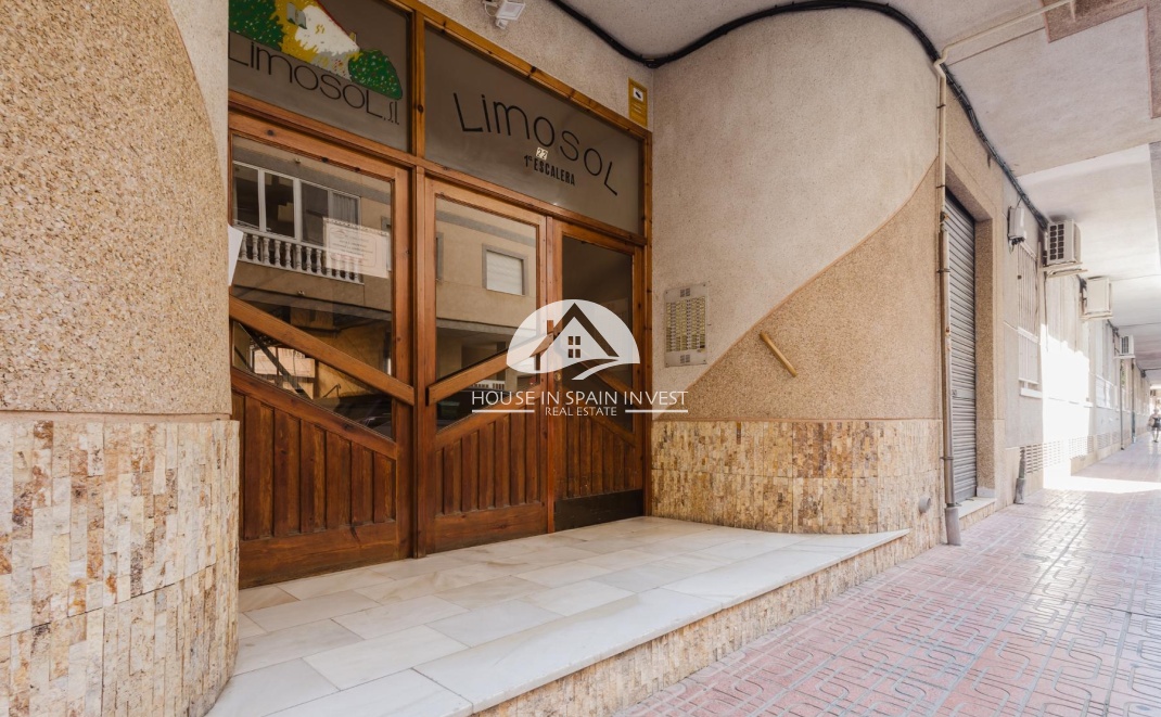 Resale - Apartment  - Torrevieja - El Acequión - Los Náufragos