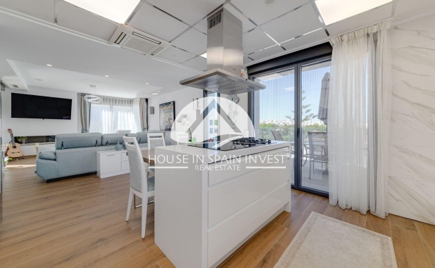 Resale - Villa - Torrevieja - Los Balcones  