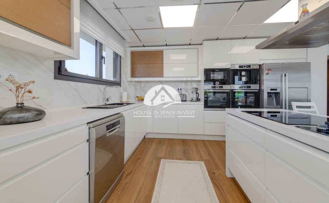 Resale - Villa - Torrevieja - Los Balcones  