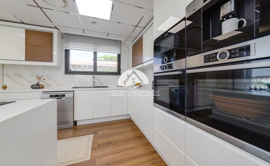 Resale - Villa - Torrevieja - Los Balcones  