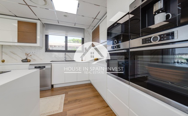 Resale - Villa - Torrevieja - Los Balcones  