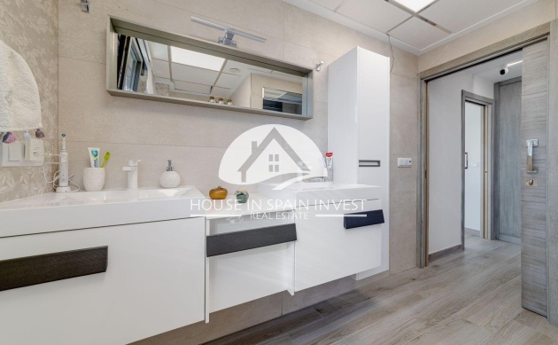 Resale - Villa - Torrevieja - Los Balcones  